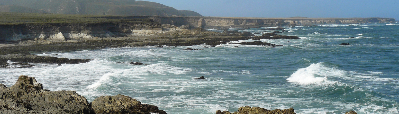 Waves rolling into a cove in Montaña de Oro State Park 