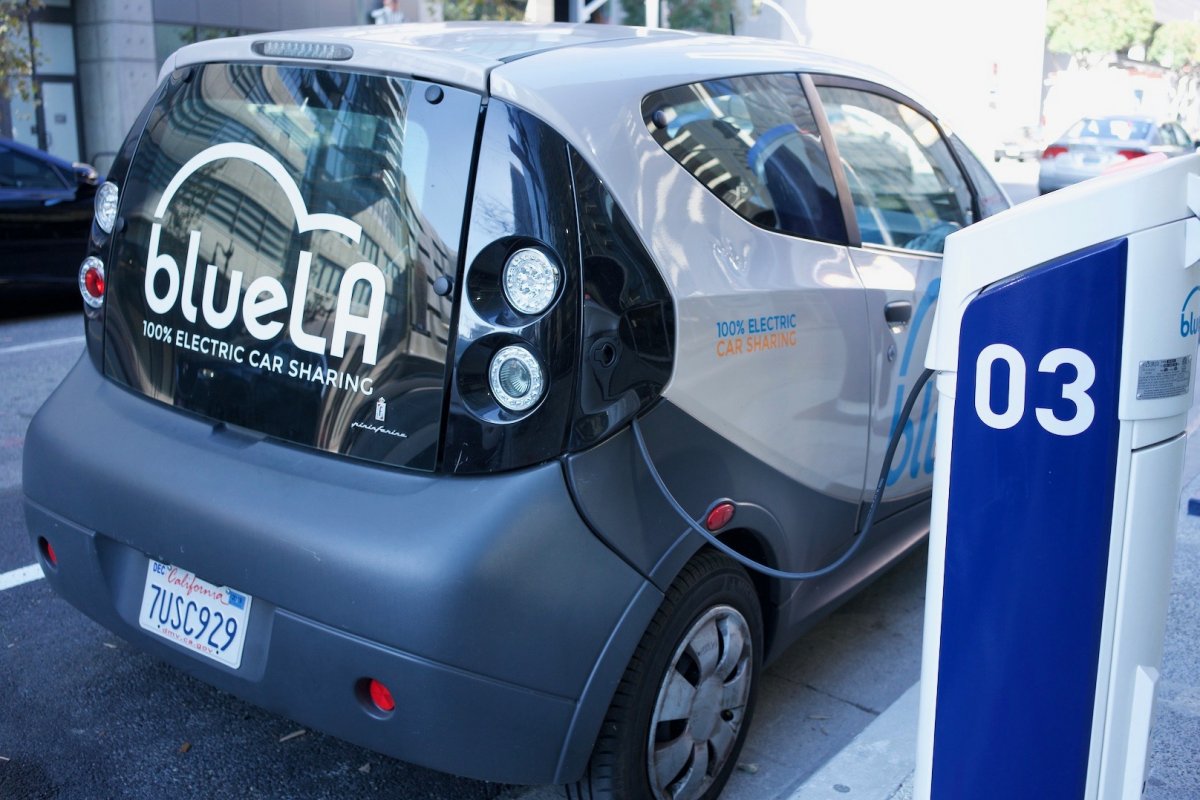 Blue LA EV charging in Downtown, Los Angeles Photo credit: John Nilsson all rights reserved